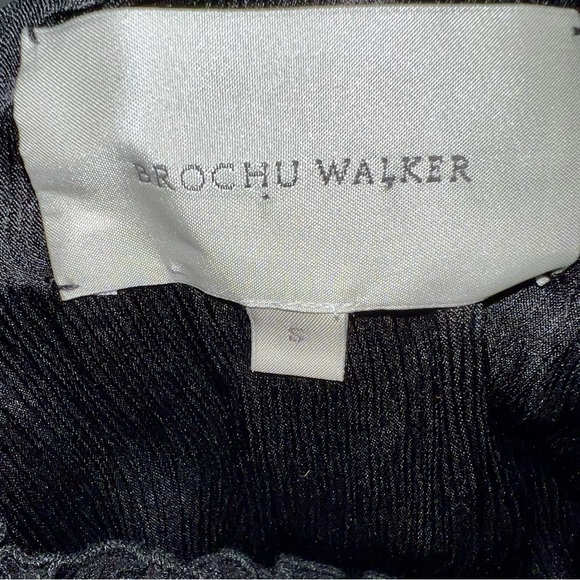 Brochu Walker Black Top size small - Picture 9 of 10